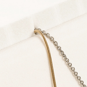 necklace display