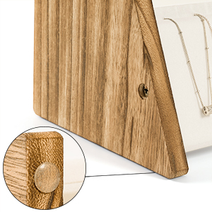 necklace display