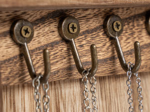 necklace organizer